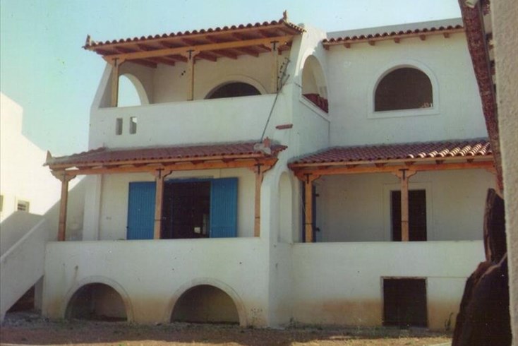 Realty photo 1