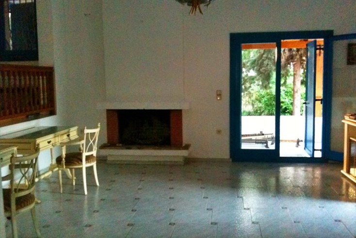 Realty photo 3