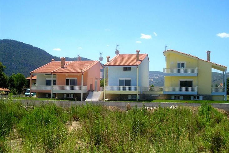 Realty photo 3