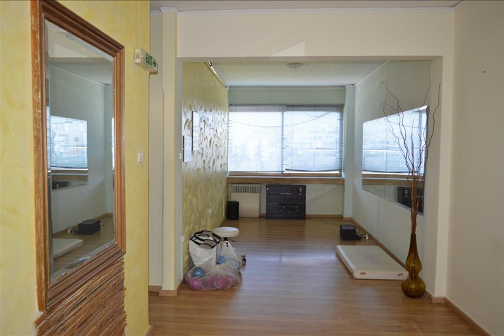 Realty photo 1