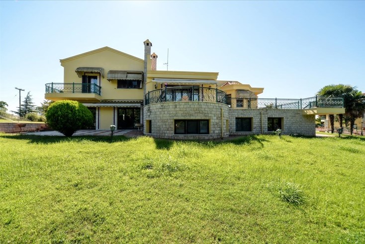 Realty photo 2