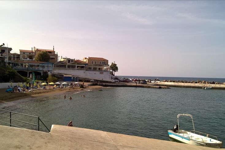 Realty photo 2