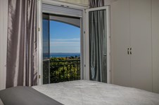 Property 2052 photo 18