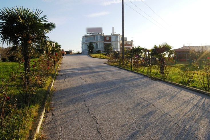 Realty photo 1