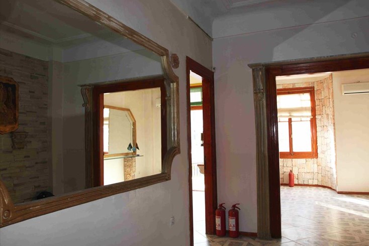 Realty photo 2