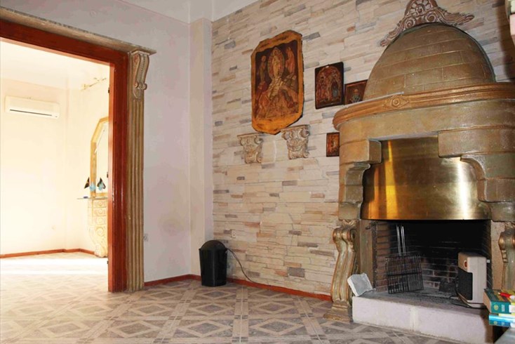 Realty photo 1