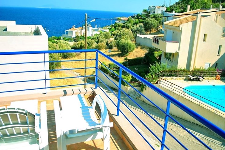 Realty photo 2