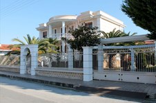 Villa 300 m² an der Olympischen-Riviera