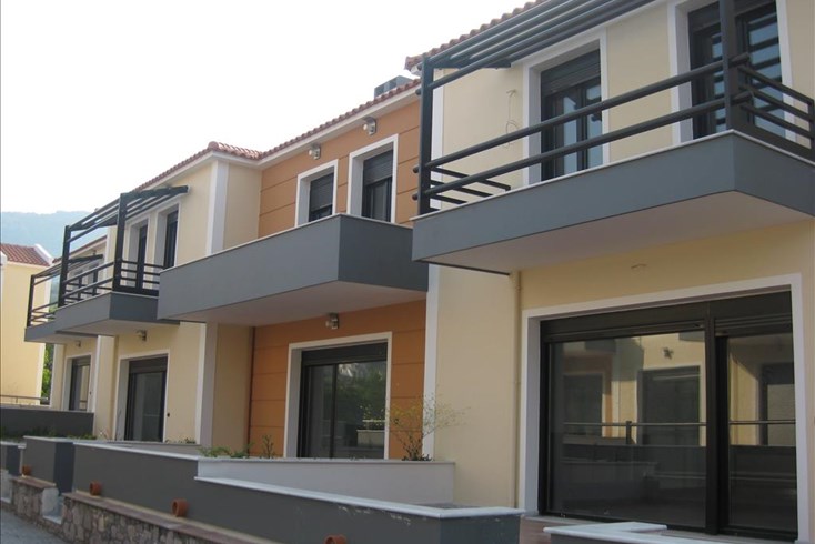 Realty photo 1