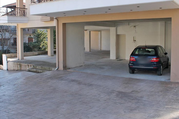 Realty photo 1