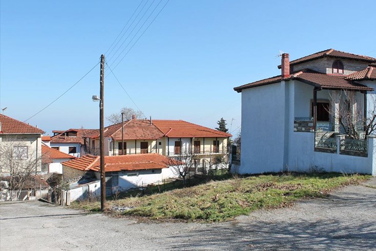 Realty photo 1