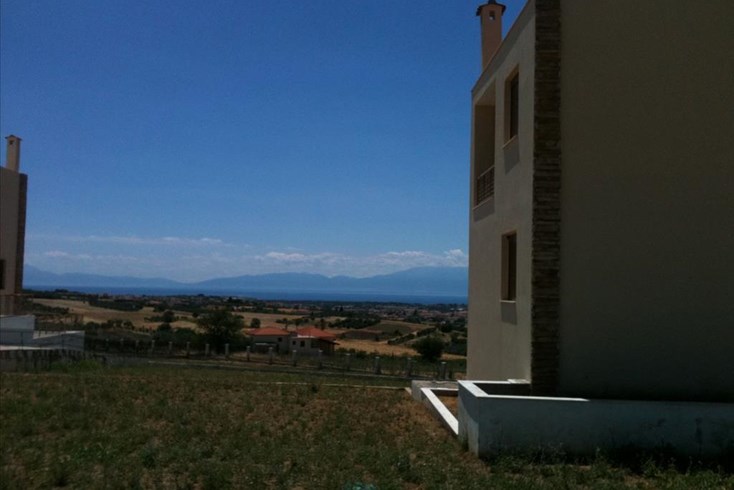 Realty photo 3