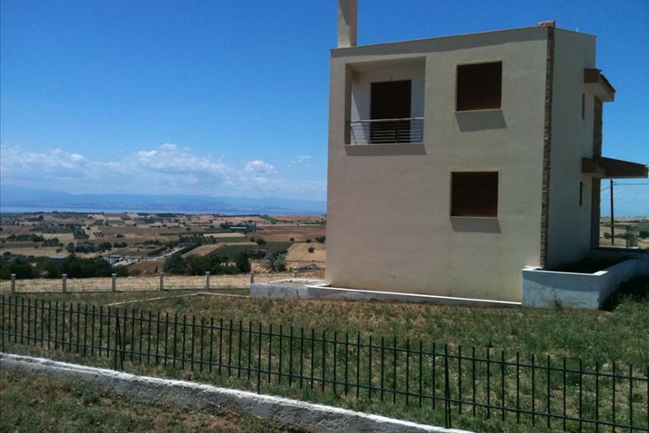 Realty photo 1