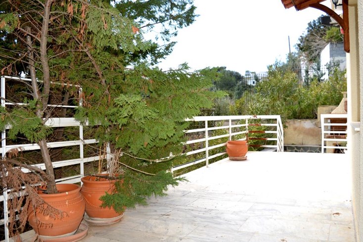 Realty photo 2