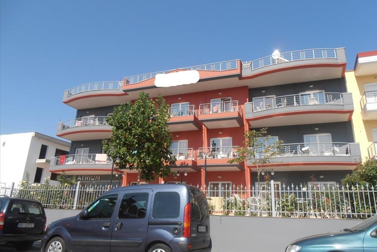 Realty photo 2