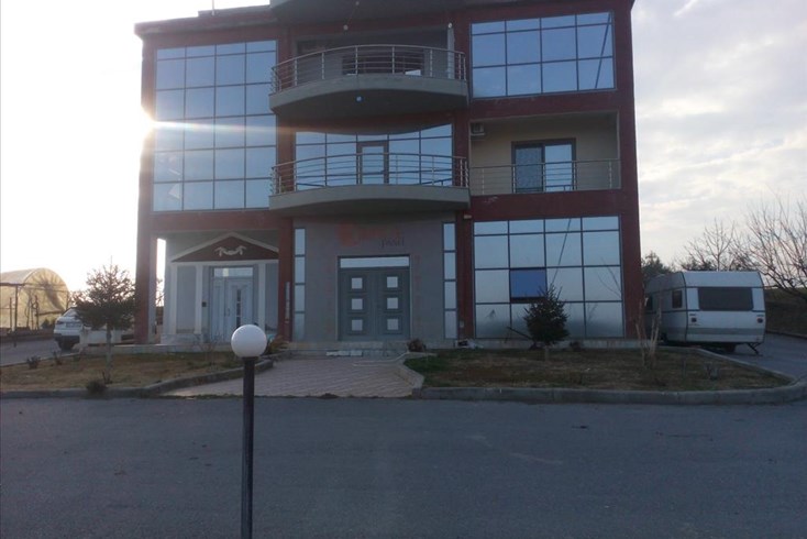 Realty photo 2