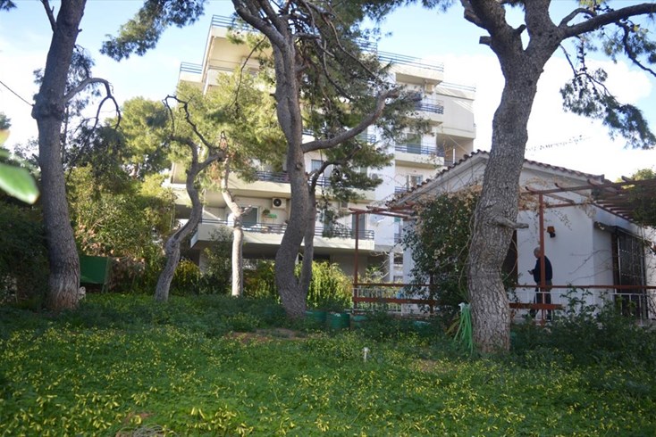 Realty photo 2