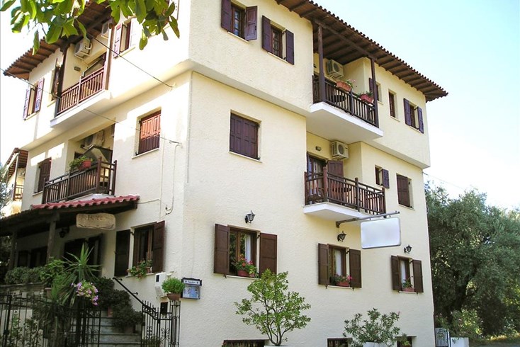 Realty photo 2