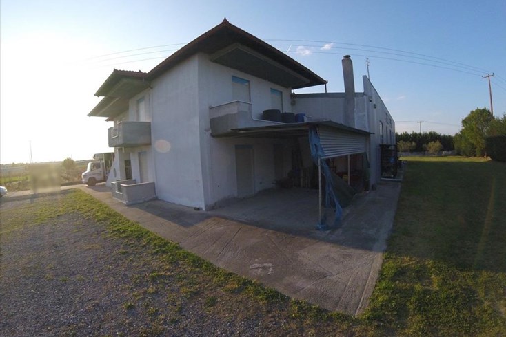 Realty photo 3