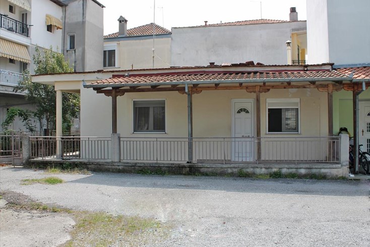 Realty photo 1
