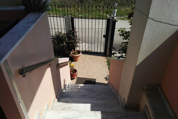Realty photo 3