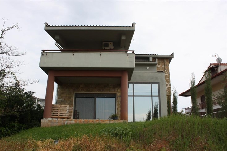 Realty photo 2