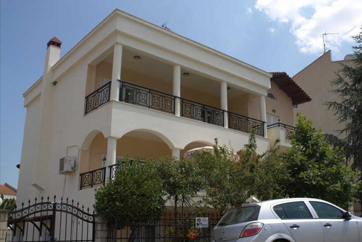 Realty photo 1