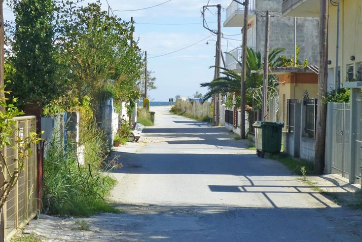 Realty photo 1