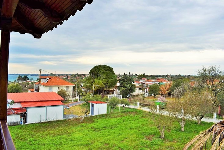 Realty photo 3