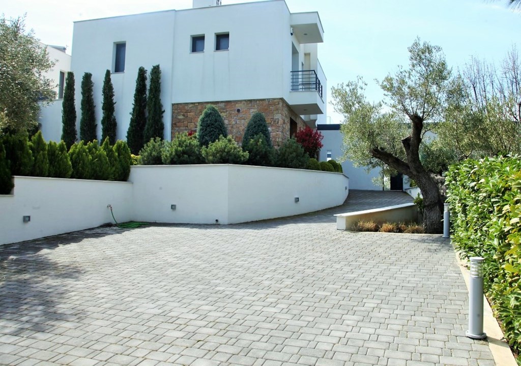 For Sale - Villa 340 m² in Kassandra, Chalkidiki