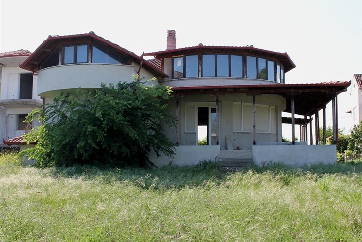 Realty photo 1