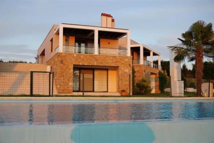 Realty photo 3