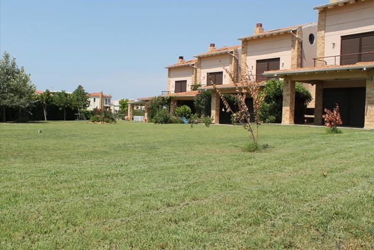 Realty photo 2