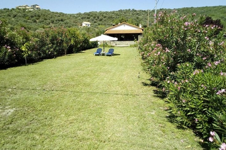 Realty photo 2