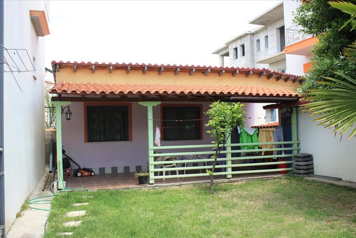 Realty photo 2
