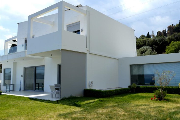 Realty photo 2