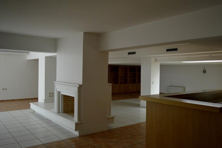 Realty photo 2