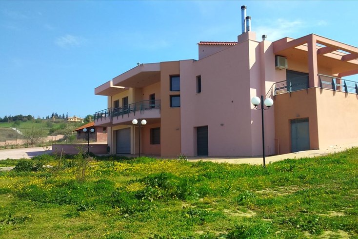Realty photo 2
