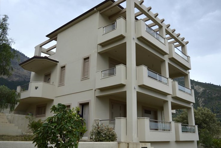 Realty photo 1