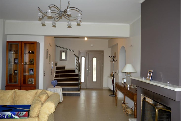 Realty photo 2