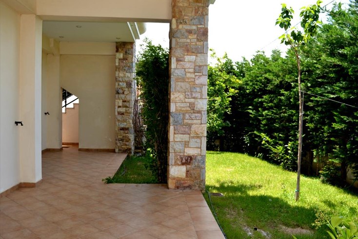 Realty photo 3