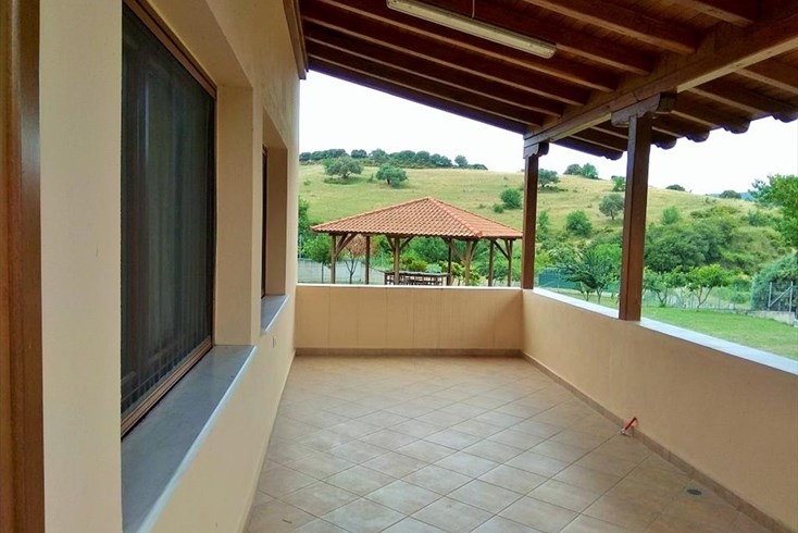 Realty photo 2