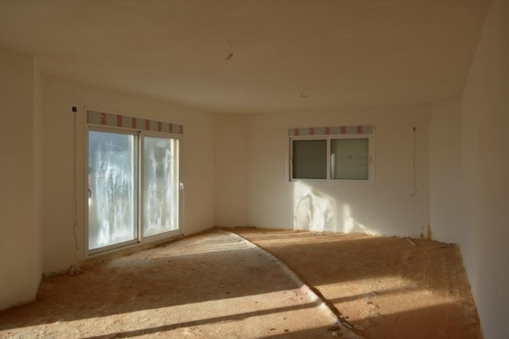 Realty photo 2