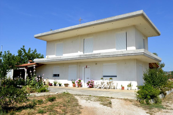 Realty photo 1