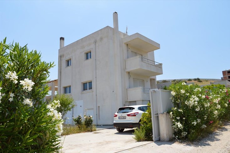Realty photo 1