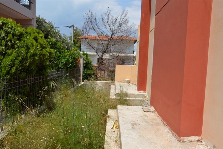 Realty photo 2