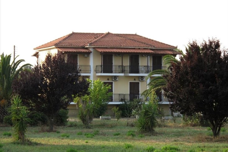Realty photo 1