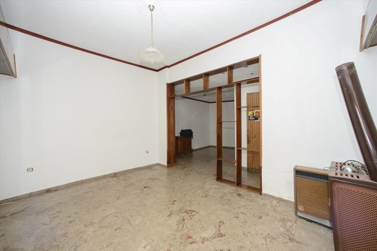Realty photo 1