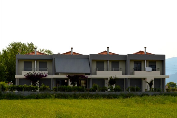 Realty photo 1