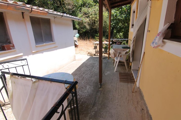 Realty photo 1
